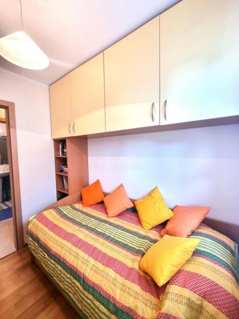 NOVIGRAD!! Apartma v 1. nadstropju, pogled na morje