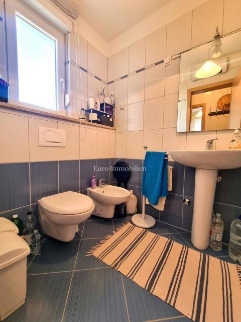 NOVIGRAD!! Apartma v 1. nadstropju, pogled na morje