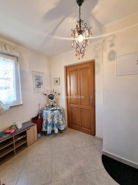 NOVIGRAD!! Apartma v 1. nadstropju, pogled na morje