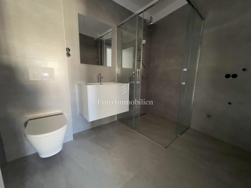 Klenovica - novogradnja nad morjem