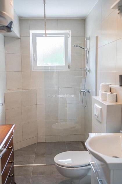 Novalja-penzion s 5 apartmaji, 2 sobama in bazenom