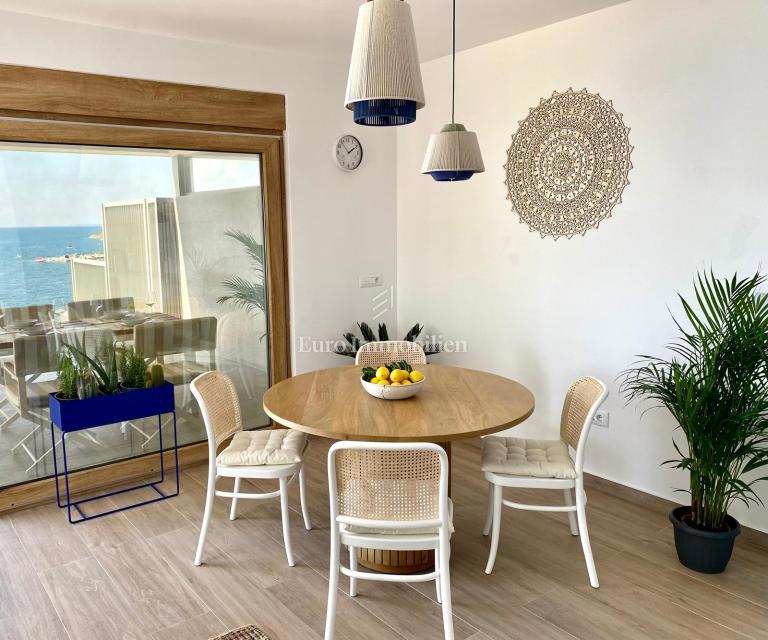 Povljana - apartma prva vrsta do morja