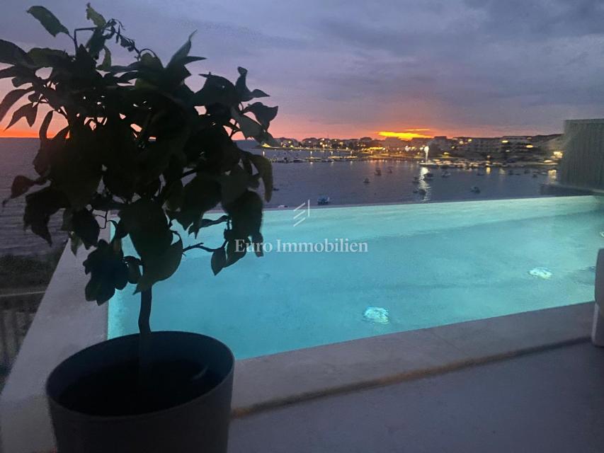 Povljana - apartma prva vrsta do morja