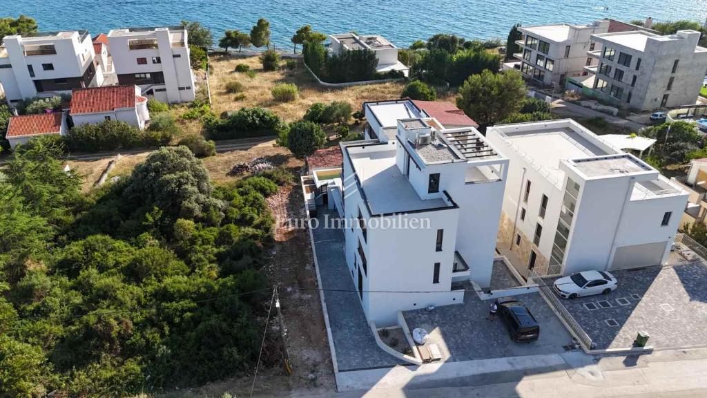Zadar, okolica - novogradnja v bližini morja