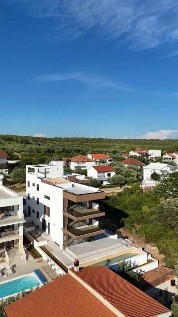 Zadar, okolica - novogradnja v bližini morja