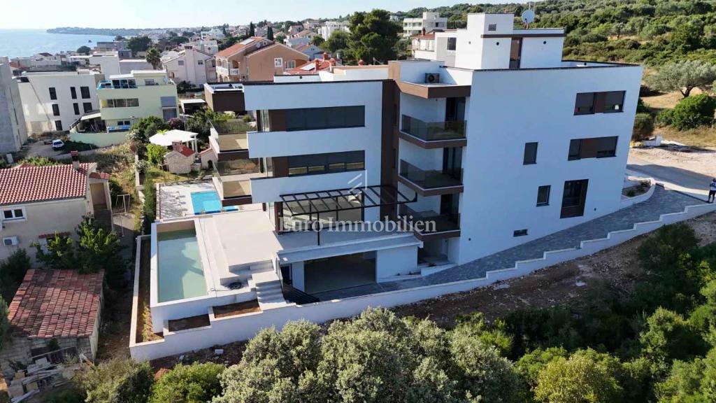 Zadar, okolica - novogradnja v bližini morja