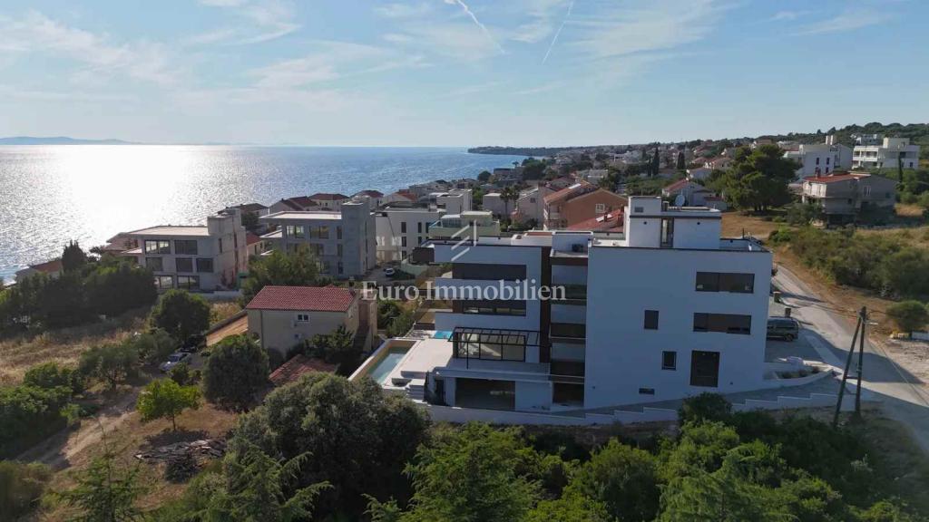 Zadar, okolica - novogradnja v bližini morja