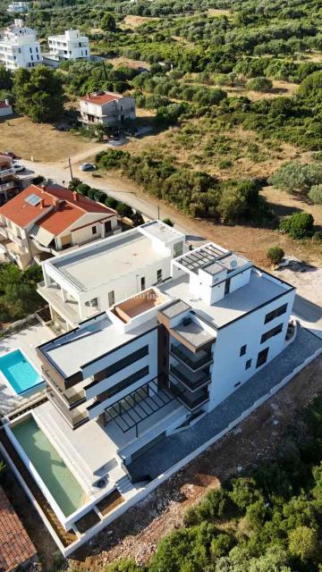 Zadar, okolica - novogradnja v bližini morja