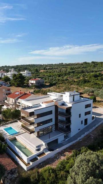 Zadar, okolica - novogradnja v bližini morja