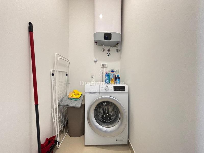 Otok Pag, Novalja – Dvoetažni apartma z dvoriščem