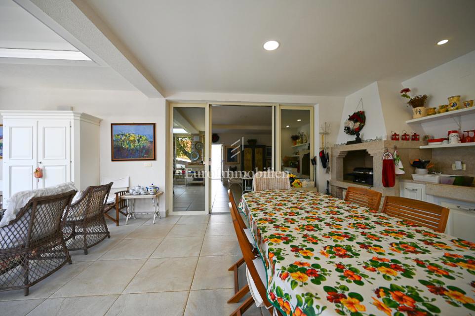 Istra, Novigrad – Opremljena hiša s čudovito urejenim dvoriščem