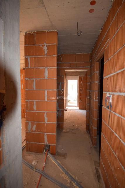 Vodice – Apartma A2 v pritličju blizu plaže