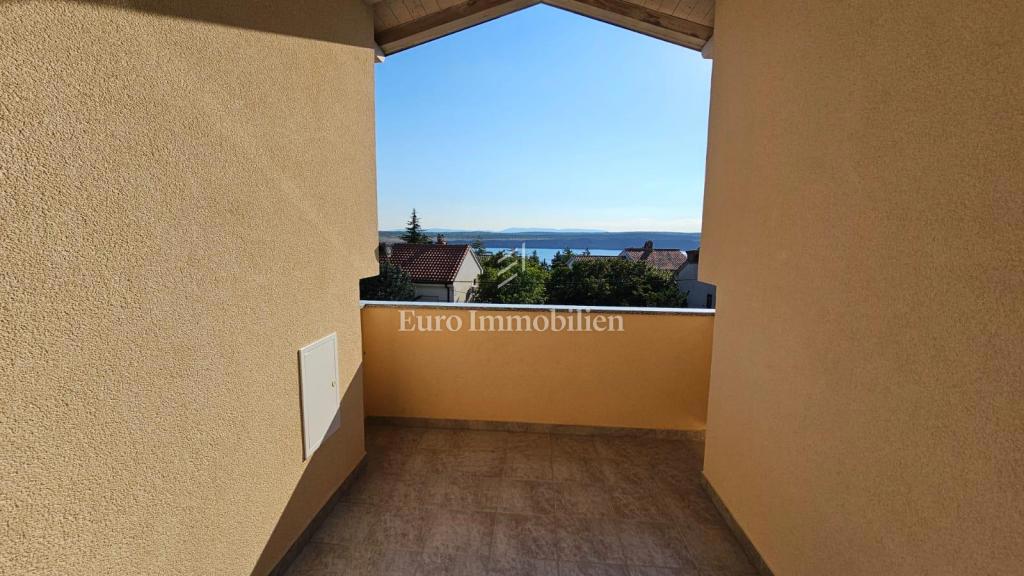 Trisobno stanovanje z razgledom na morje, 200 m od plaže – Jadranovo