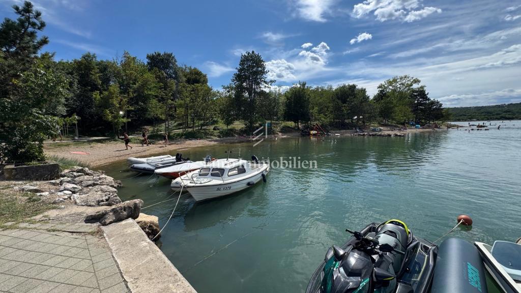 Apartma v prvi vrsti do morja - otok Krk