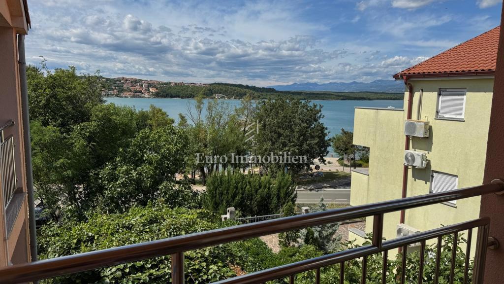 Apartma v prvi vrsti do morja - otok Krk