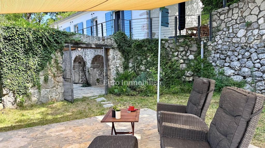 Grižane, Kamnita Hiša