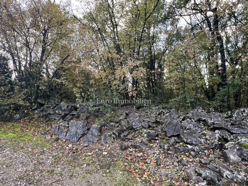 KASTAV, zazidljivo zemljišče 3671 m²