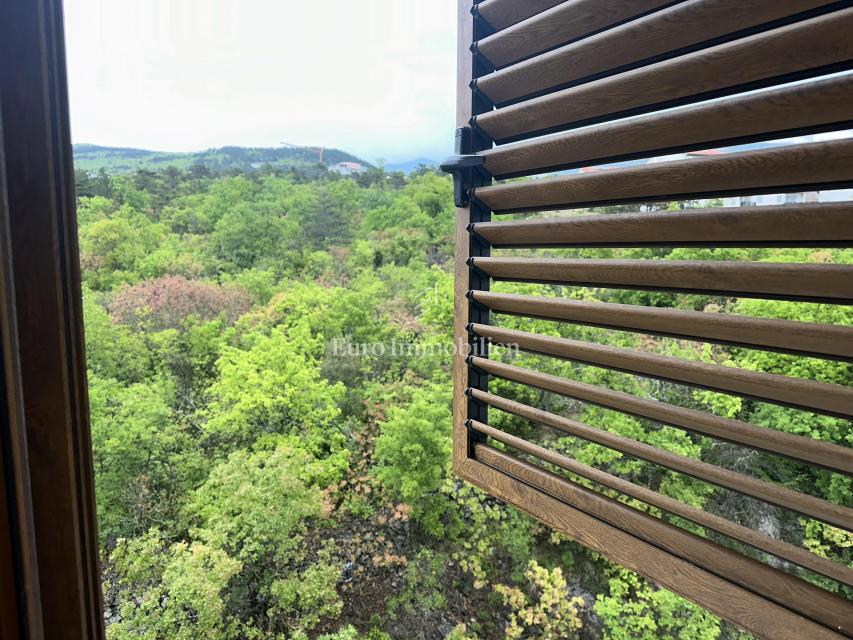 Crikvenica, Stanovanje blizu morja in centra z razgledom na morje