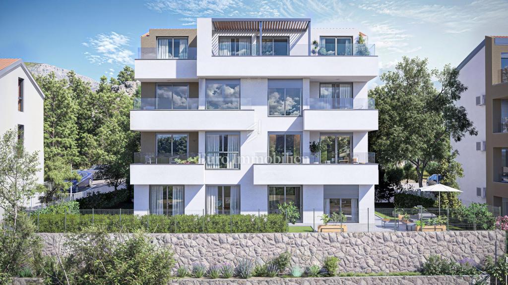 Povile – novogradnja, 2. nadstropje blizu morja