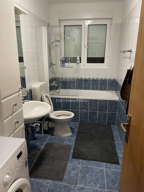 Apartma s pogledom na morje, Murter