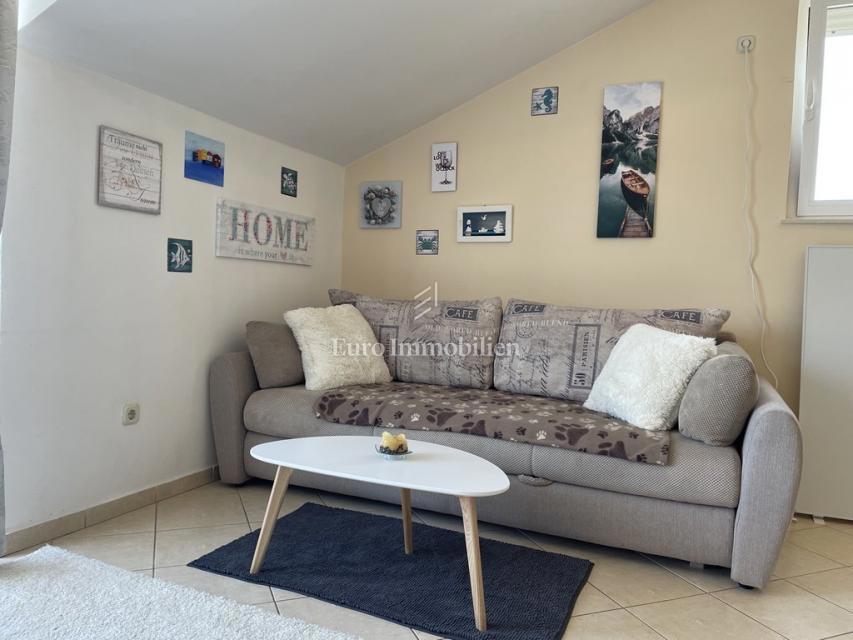 Apartma s pogledom na morje, Murter