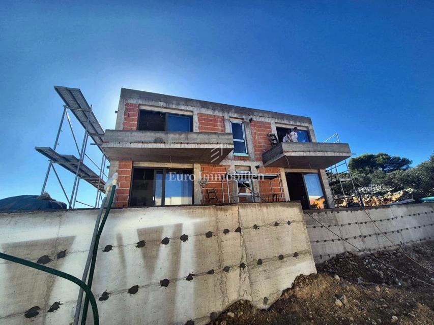 Apartma z vrtom in pogledom na morje - Murter 