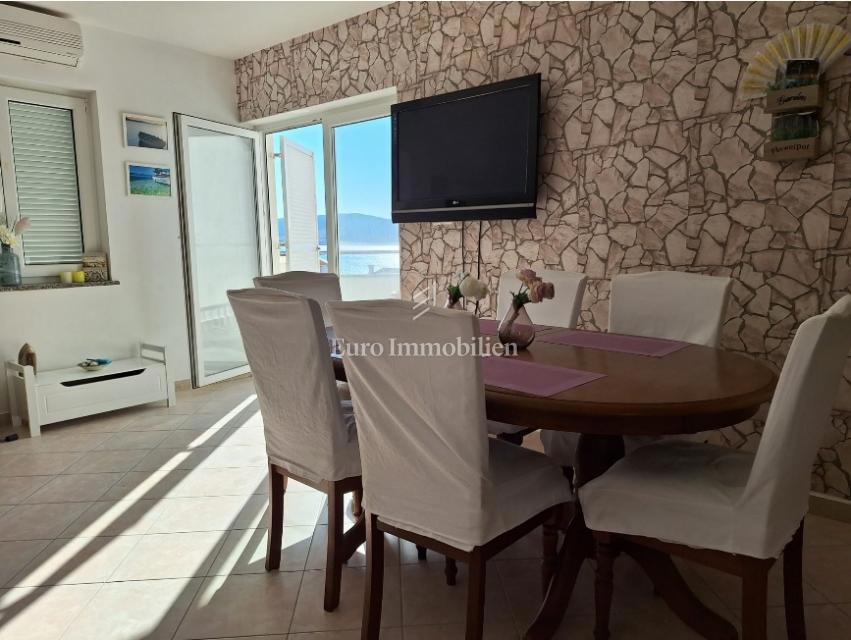 Apartma s pogledom na morje, 70 m od plaže - Pag