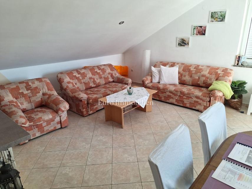 Apartma s pogledom na morje, 70 m od plaže - Pag