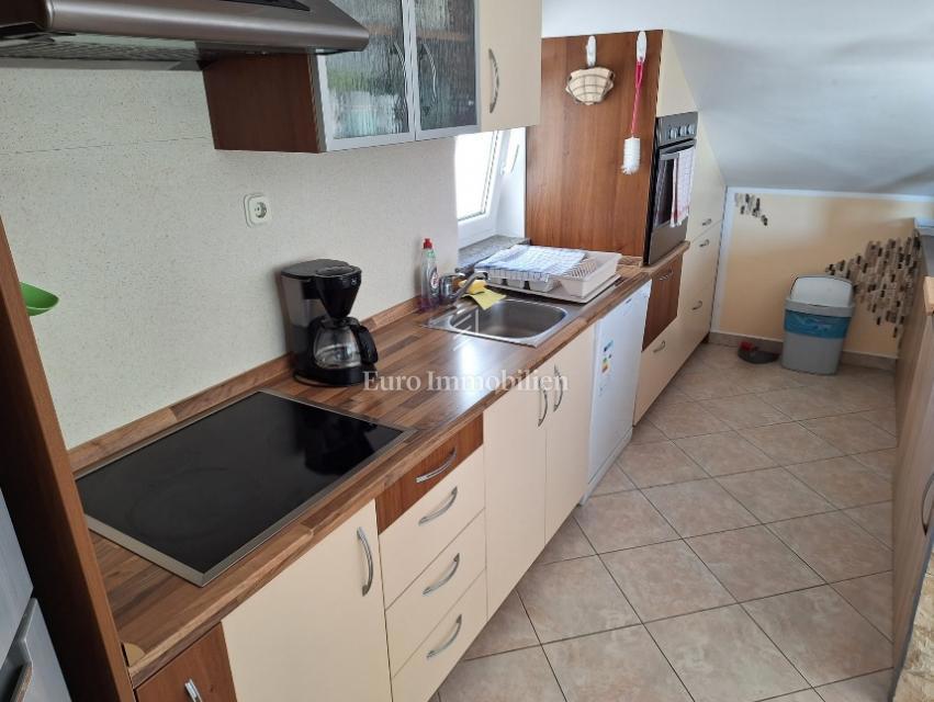 Apartma s pogledom na morje, 70 m od plaže - Pag
