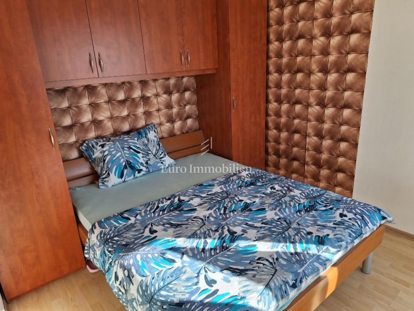 Apartma s pogledom na morje, 70 m od plaže - Pag