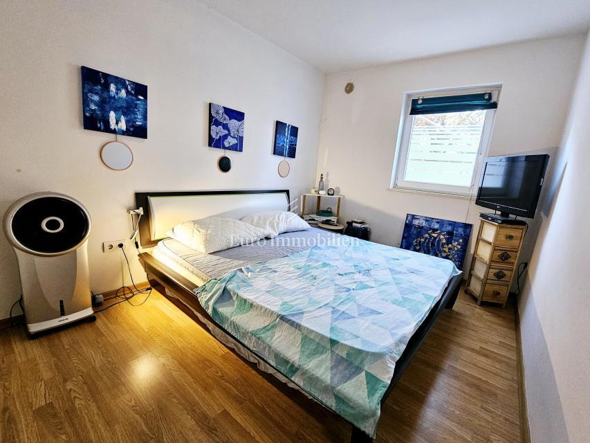 Apartma z vrtom, blizu centra in morja - Malinska