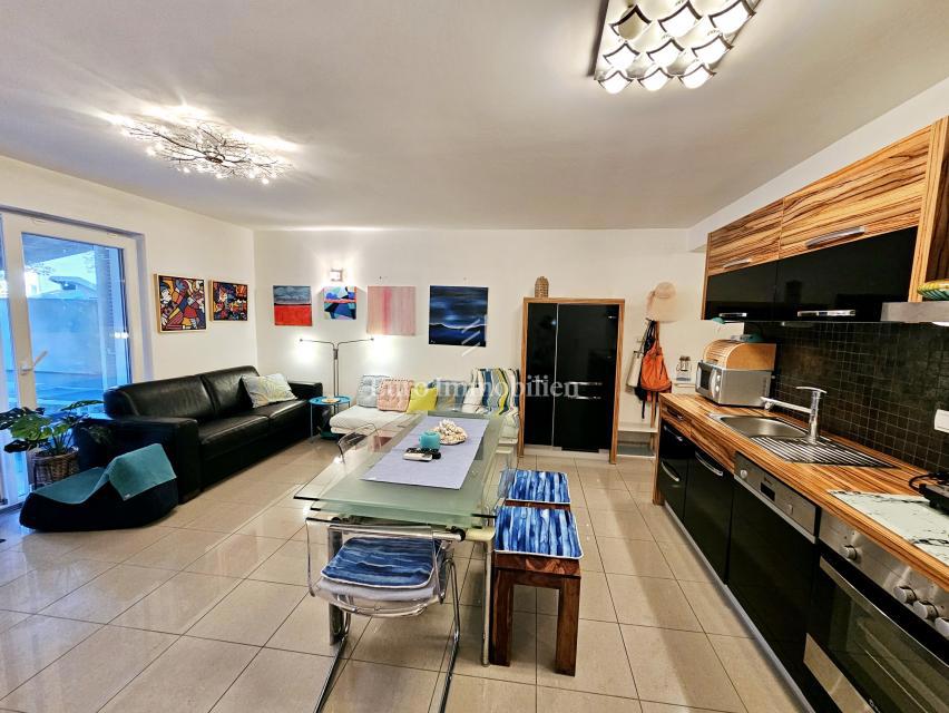 Apartma z vrtom, blizu centra in morja - Malinska