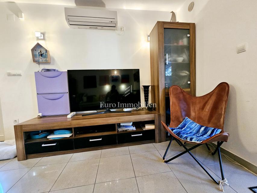 Apartma z vrtom, blizu centra in morja - Malinska