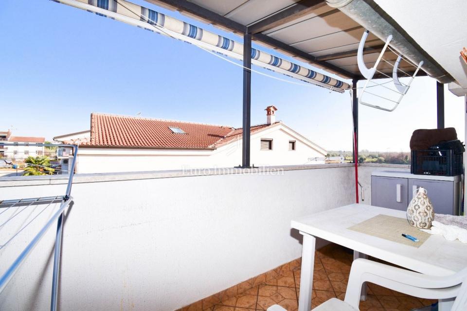 Poreč - Stanovanje v 2. nadstropju, 800 m od plaže