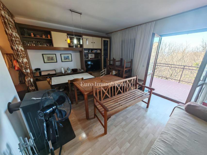 Klenovica – Hiša s 6 apartmaji, 100 m od morja