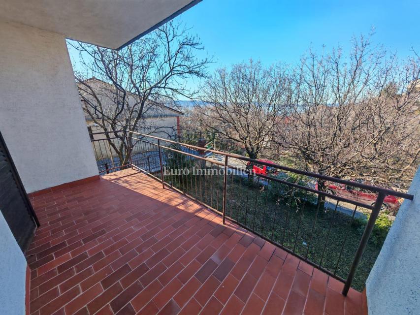 Klenovica – Hiša s 6 apartmaji, 100 m od morja