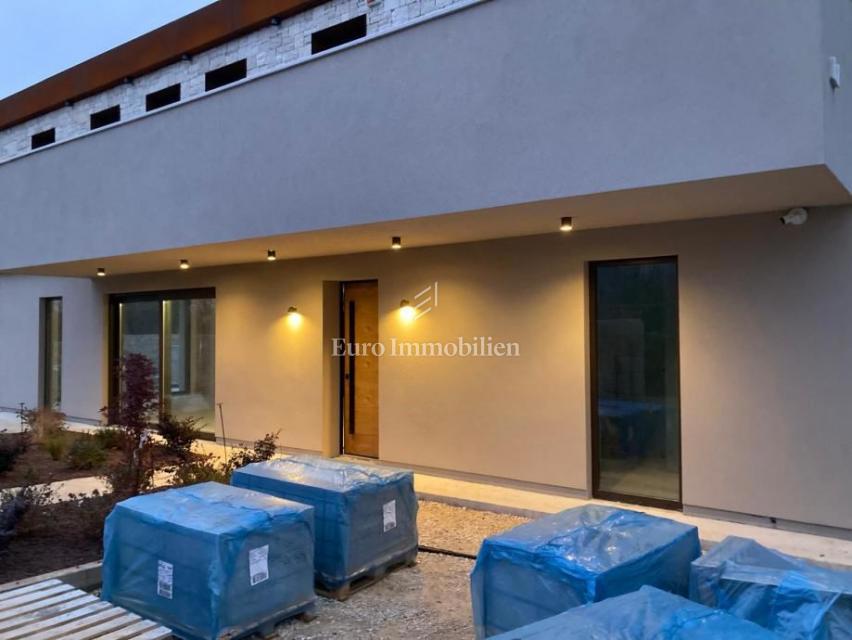 Vila z ogrevanim bazenom, Bale, Istra