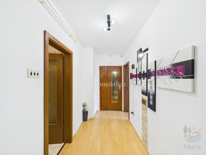 Medulin - hiša s 4 apartmaji, bazen, 350 m od morja