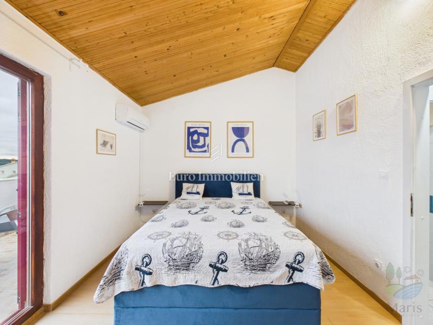 Medulin - hiša s 4 apartmaji, bazen, 350 m od morja