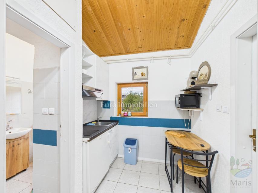 Medulin - hiša s 4 apartmaji, bazen, 350 m od morja