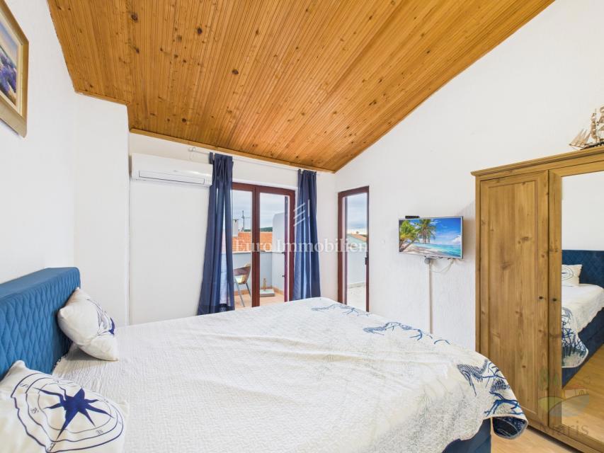 Medulin - hiša s 4 apartmaji, bazen, 350 m od morja