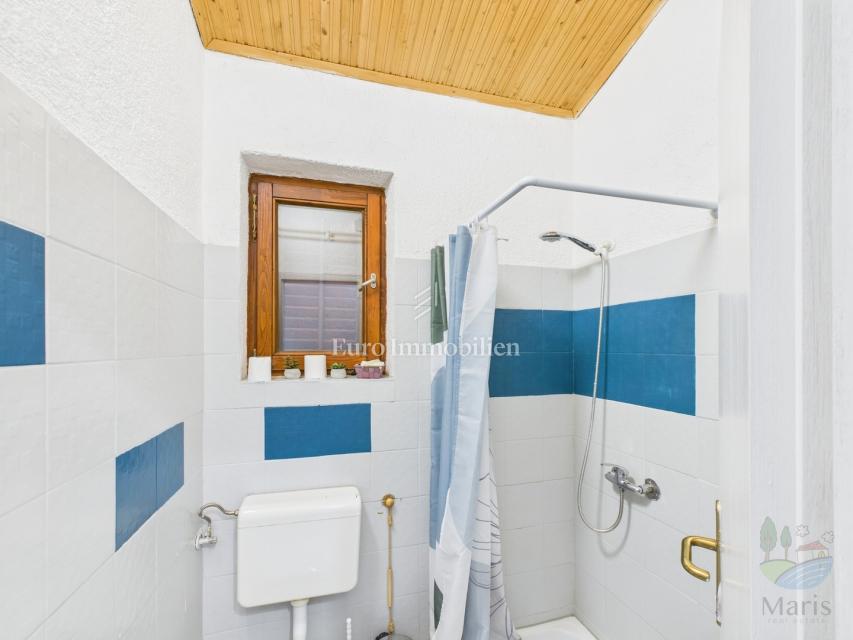 Medulin - hiša s 4 apartmaji, bazen, 350 m od morja