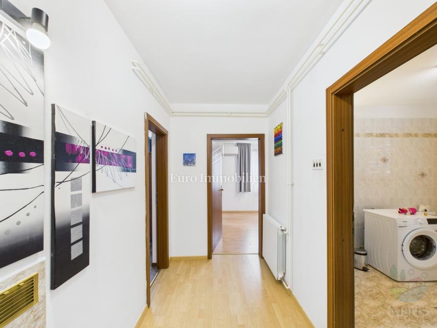 Medulin - hiša s 4 apartmaji, bazen, 350 m od morja