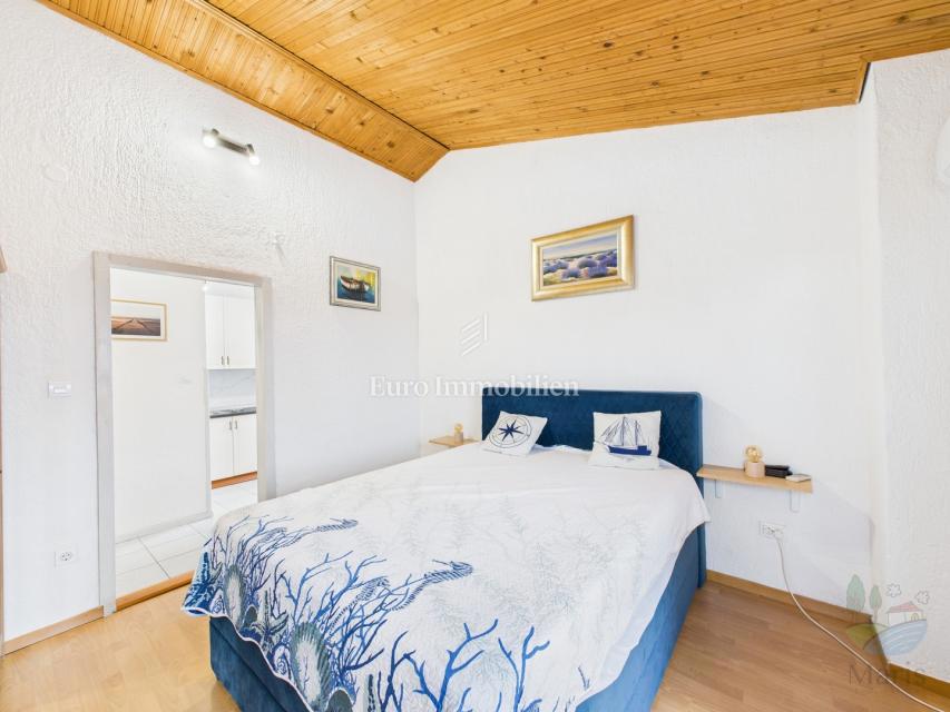 Medulin - hiša s 4 apartmaji, bazen, 350 m od morja