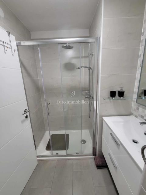 Šilo - hiša s tremi apartmaji