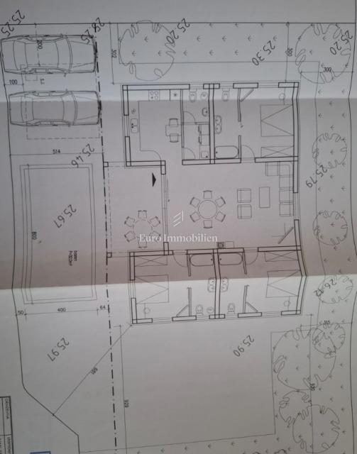 Vrsi - hiša z bazenom in vrtom