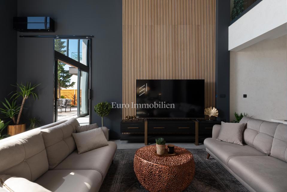 Starigrad - luksuzna vila s panoramskim pogledom na morje