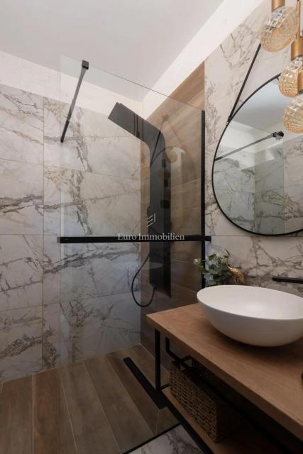 Starigrad - luksuzna vila s panoramskim pogledom na morje