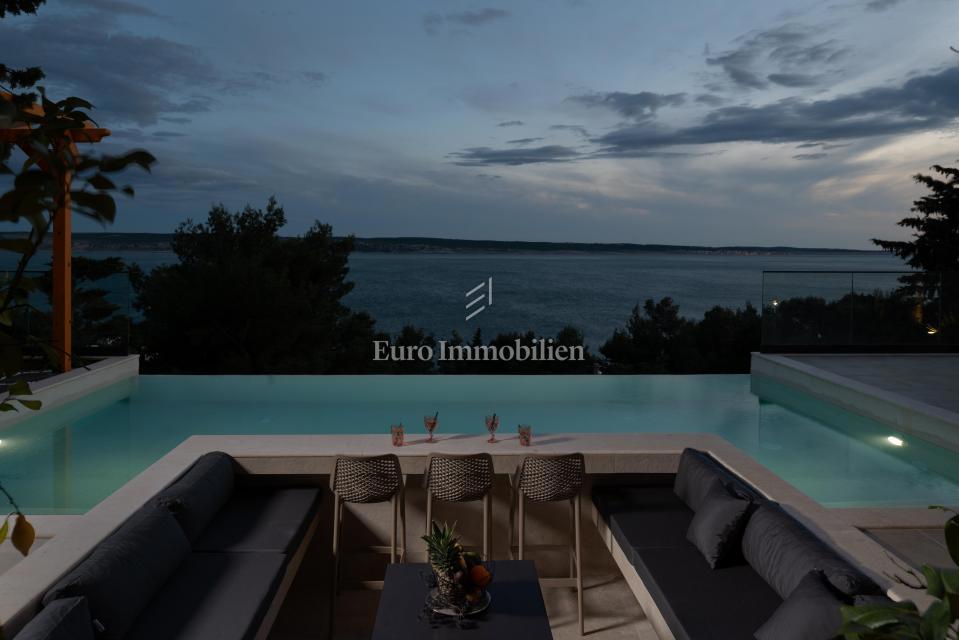 Starigrad - luksuzna vila s panoramskim pogledom na morje