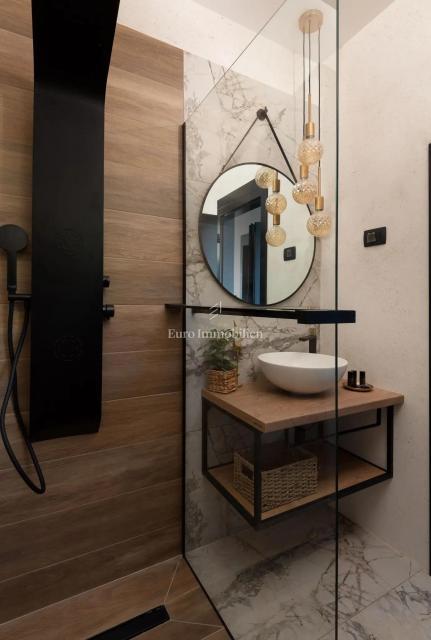 Starigrad - luksuzna vila s panoramskim pogledom na morje